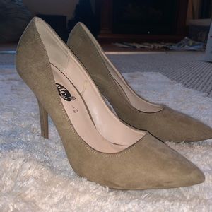 Women’s Pumps
